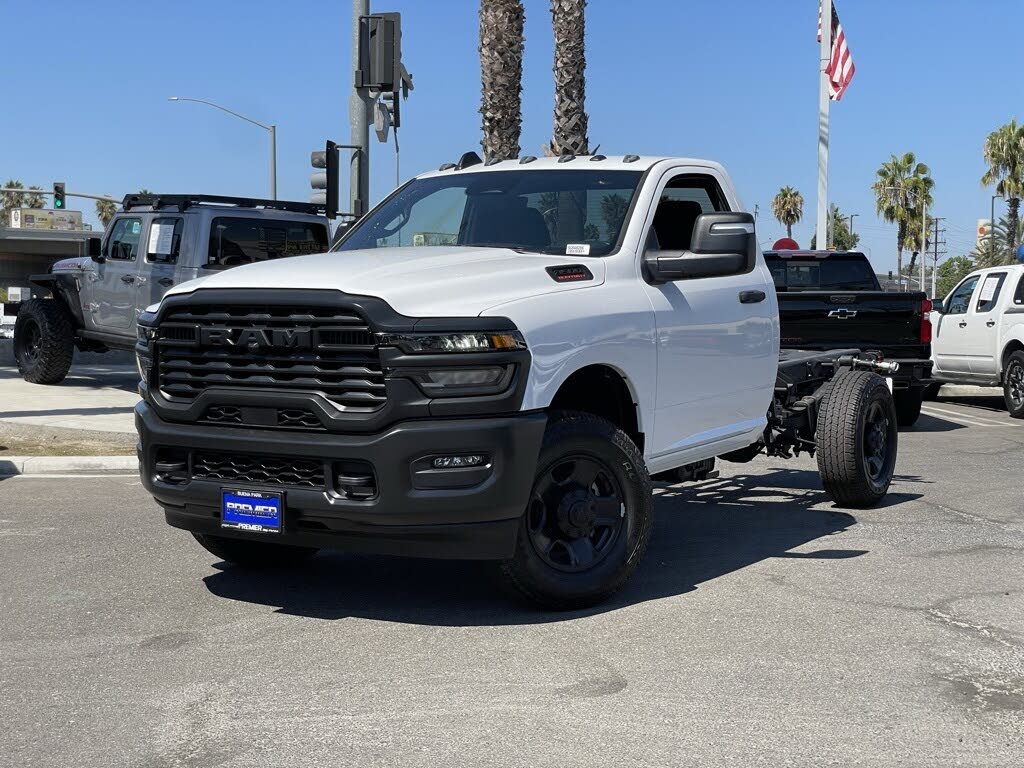 2025 RAM 3500 Chassis Tradesman Regular Cab RWD
