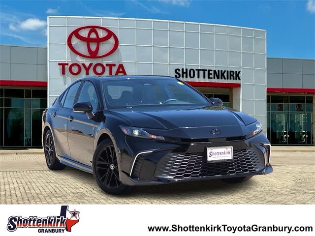 2025 Toyota Camry SE FWD