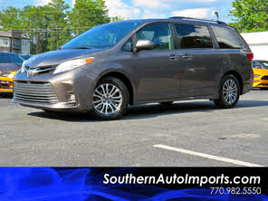Toyota Sienna XLE 8-Passenger FWD