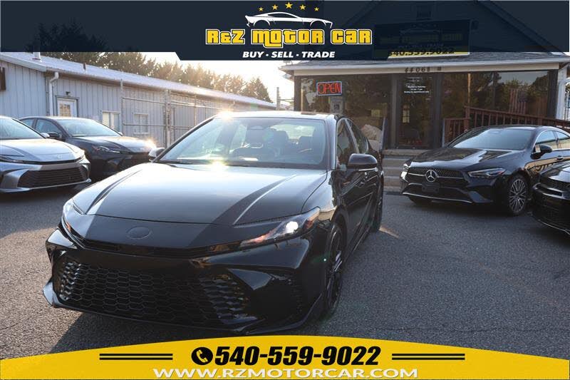 2025 Toyota Camry SE FWD