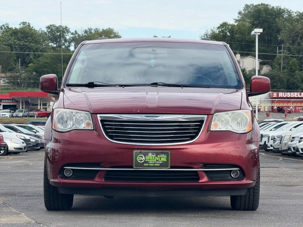 2014 Chrysler Town & Country Touring FWD