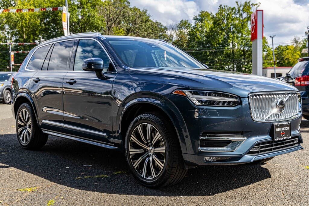 2025 Volvo XC90 B6 Plus Bright Theme 7-Passenger AWD