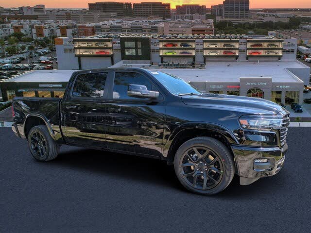 2026 RAM 1500 Laramie Crew Cab 4WD