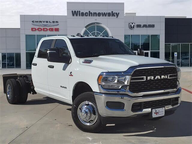 2024 RAM 3500 Chassis SLT Crew Cab LB DRW 4WD