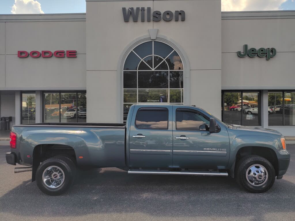 2011 GMC Sierra 3500HD Denali Crew Cab LB DRW 4WD