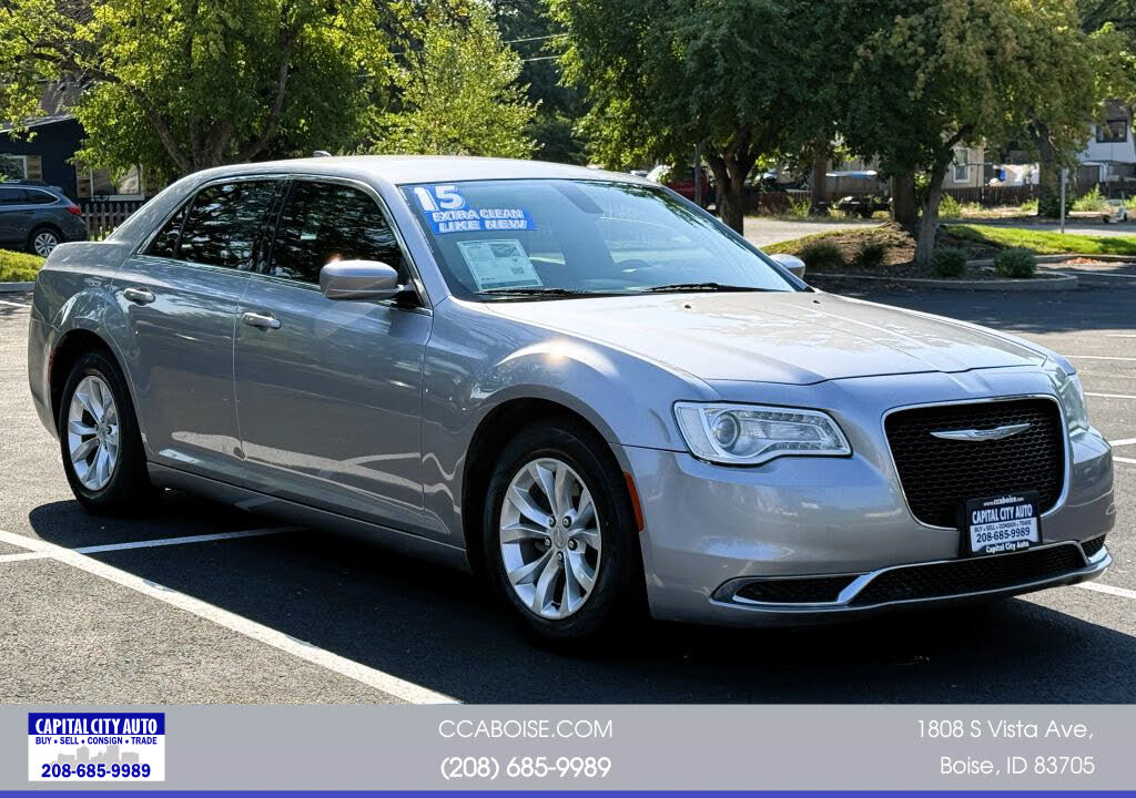 2015 Chrysler 300 Limited RWD