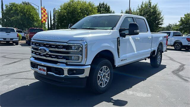 2025 Ford F-250 Super Duty Lariat Crew Cab 4WD