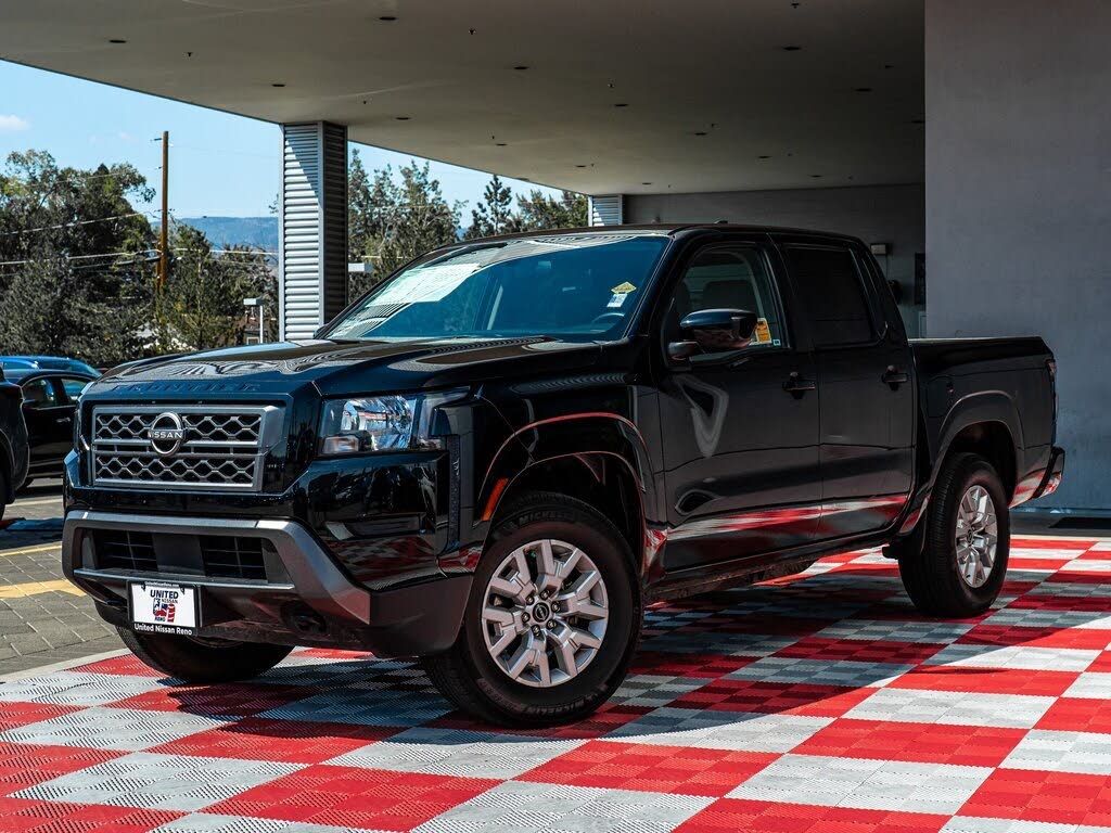 2023 Nissan Frontier SV Crew Cab 4WD