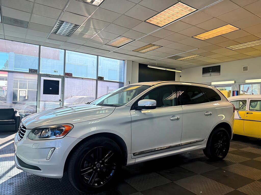 2016 Volvo XC60 T6 Platinum AWD