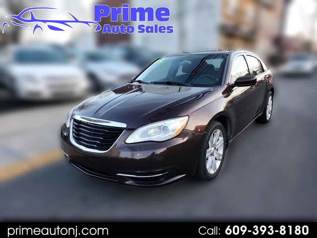 2013 Chrysler 200 Touring Sedan FWD