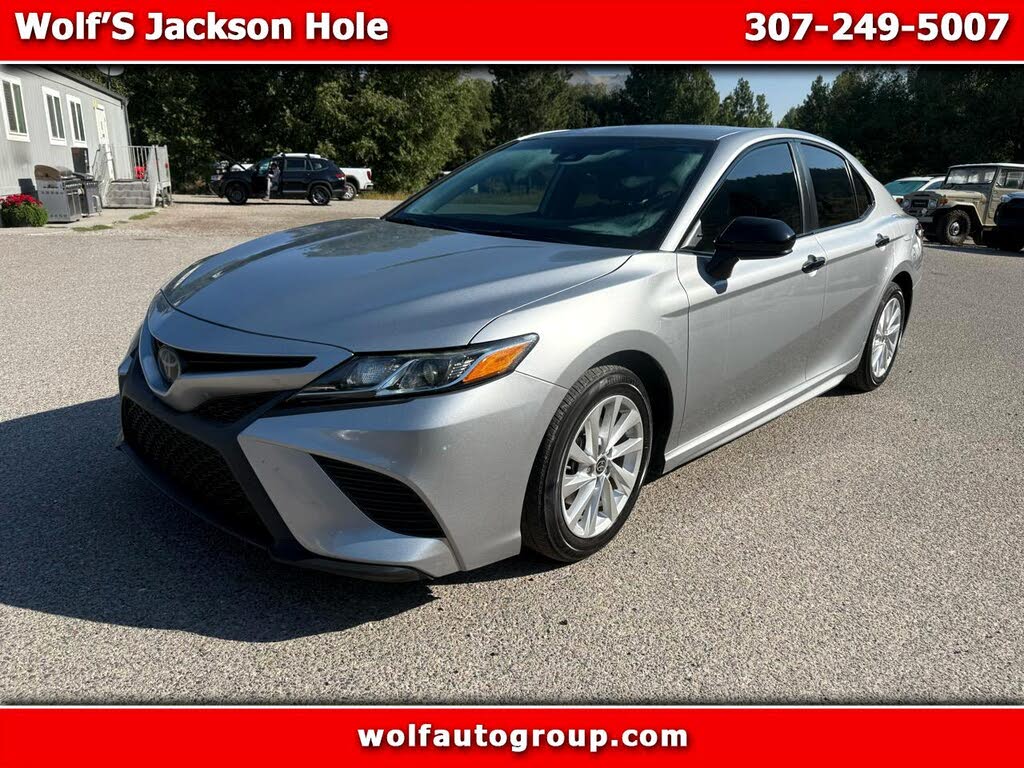 2019 Toyota Camry SE FWD