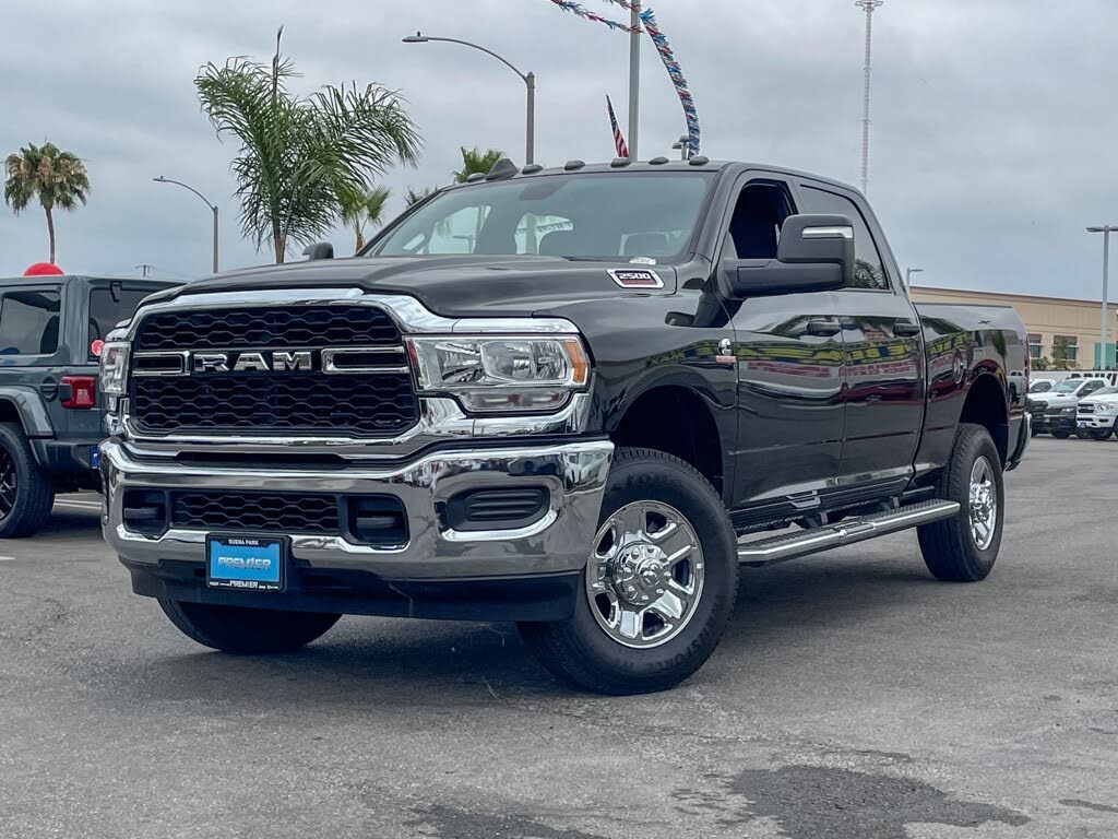 2024 RAM 2500 Tradesman Crew Cab 4WD