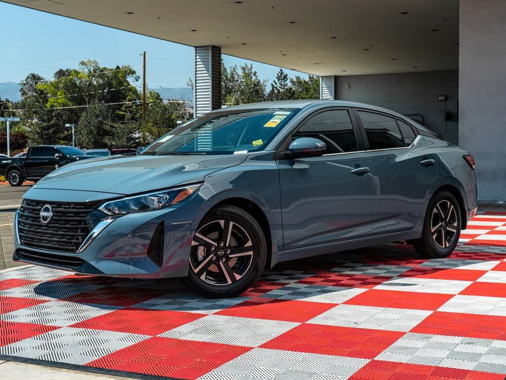 2025 Nissan Sentra SV FWD
