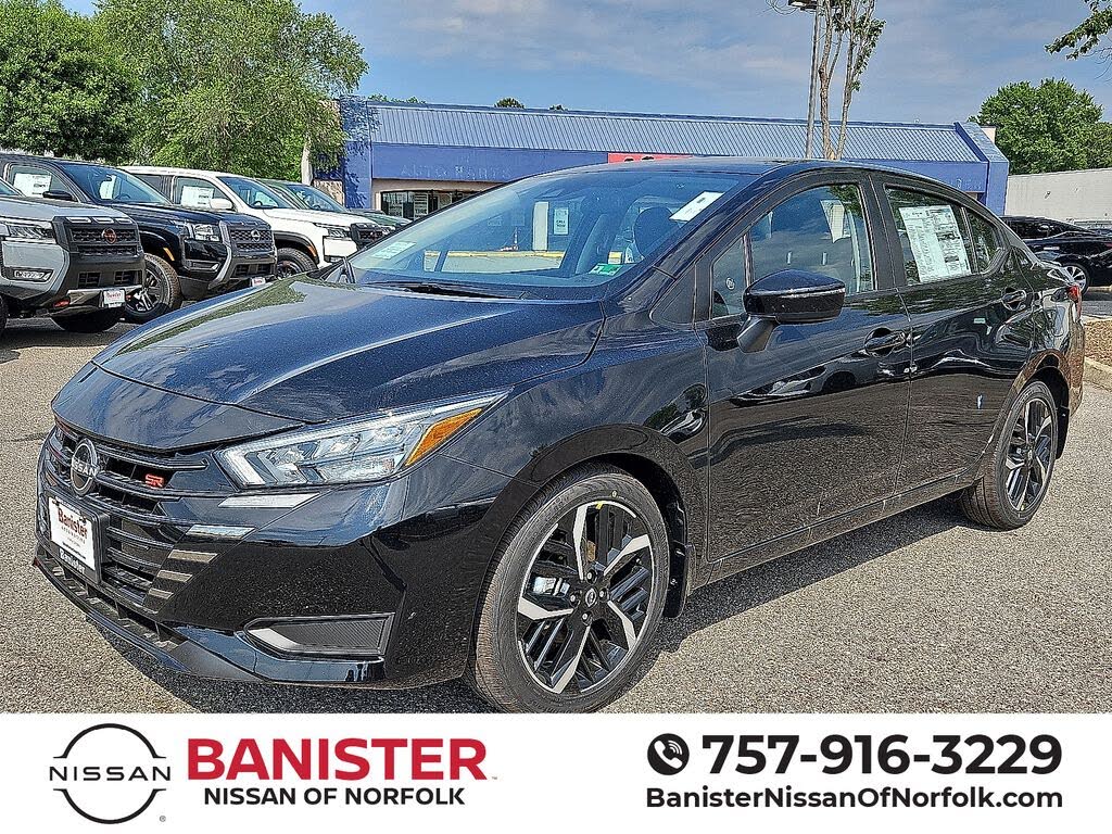 2025 Nissan Versa SR FWD