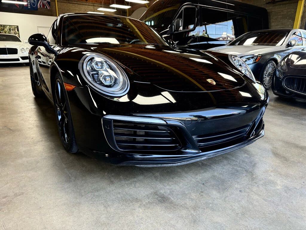 2018 Porsche 911 Carrera Coupe RWD
