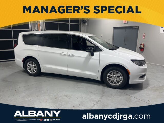 2025 Chrysler Voyager LX FWD