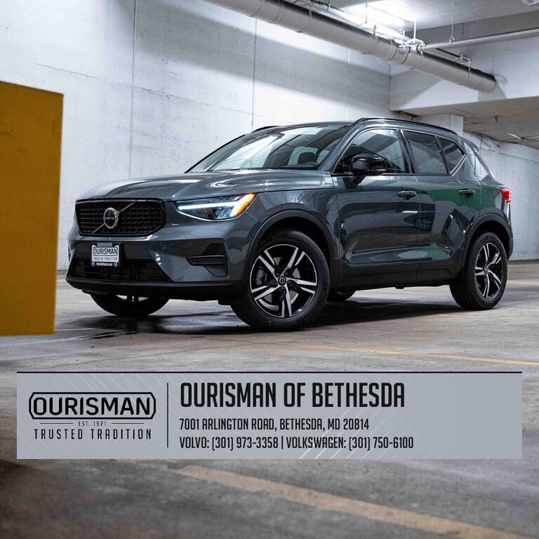 2026 Volvo XC40 B5 Core AWD