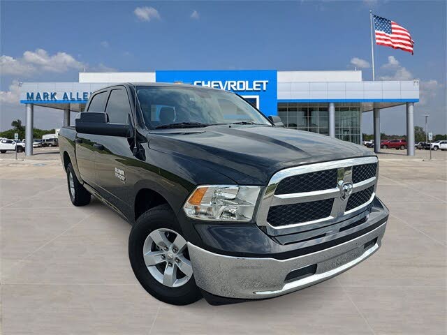 2023 RAM 1500 Classic SLT Crew Cab 4WD