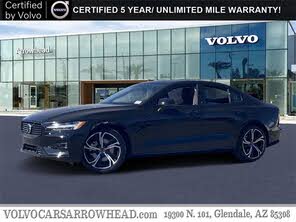 Volvo S60 B5 Plus Dark Theme AWD