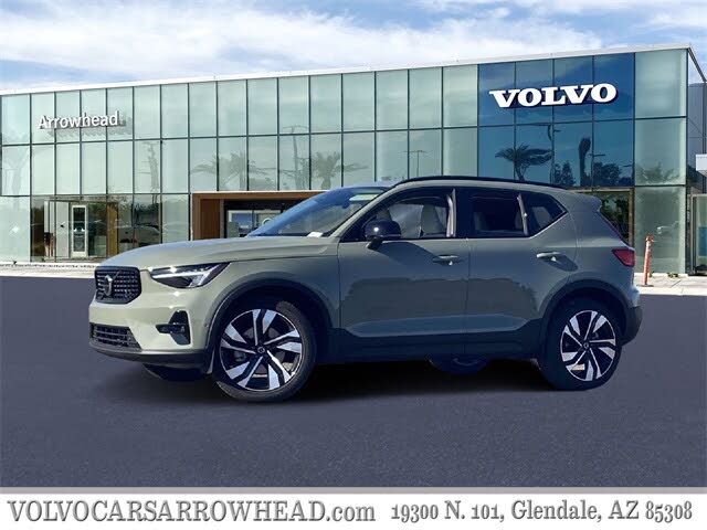 2025 Volvo XC40 B5 Plus Dark Theme AWD