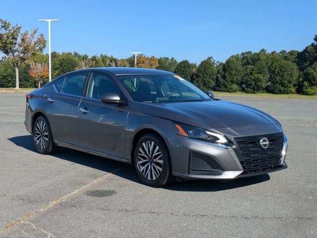 2023 Nissan Altima 2.5 SV FWD