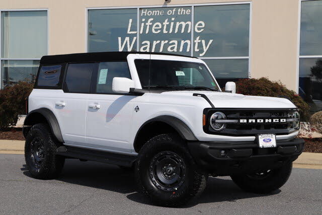 2025 Ford Bronco Outer Banks 4-Door 4WD