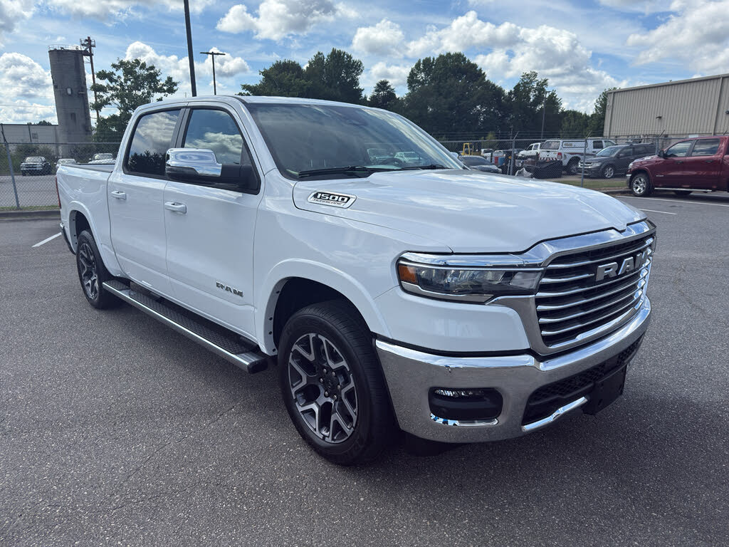 2026 RAM 1500 Laramie Crew Cab 4WD