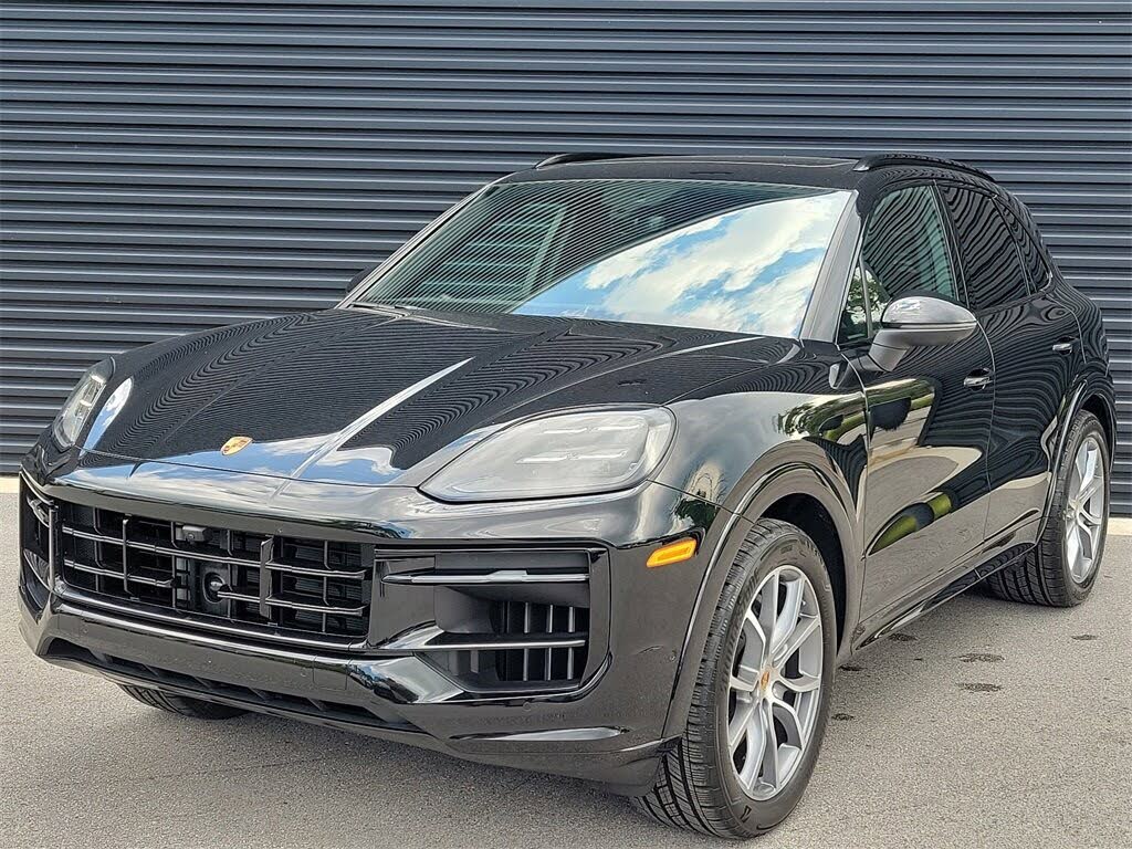 2025 Porsche Cayenne AWD