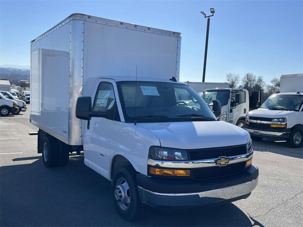 2024 Chevrolet Express Chassis 3500 Cutaway 139
