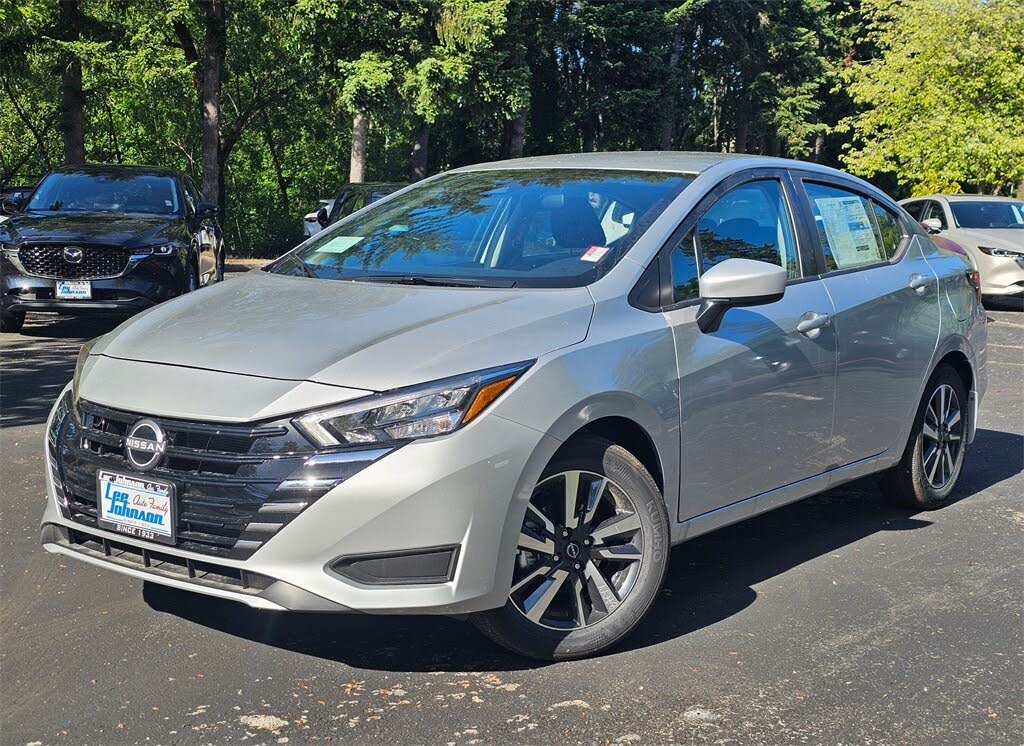 2025 Nissan Versa SV FWD