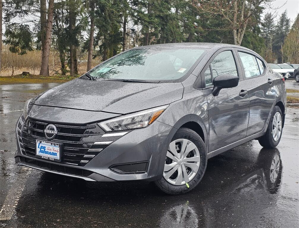 2025 Nissan Versa S FWD