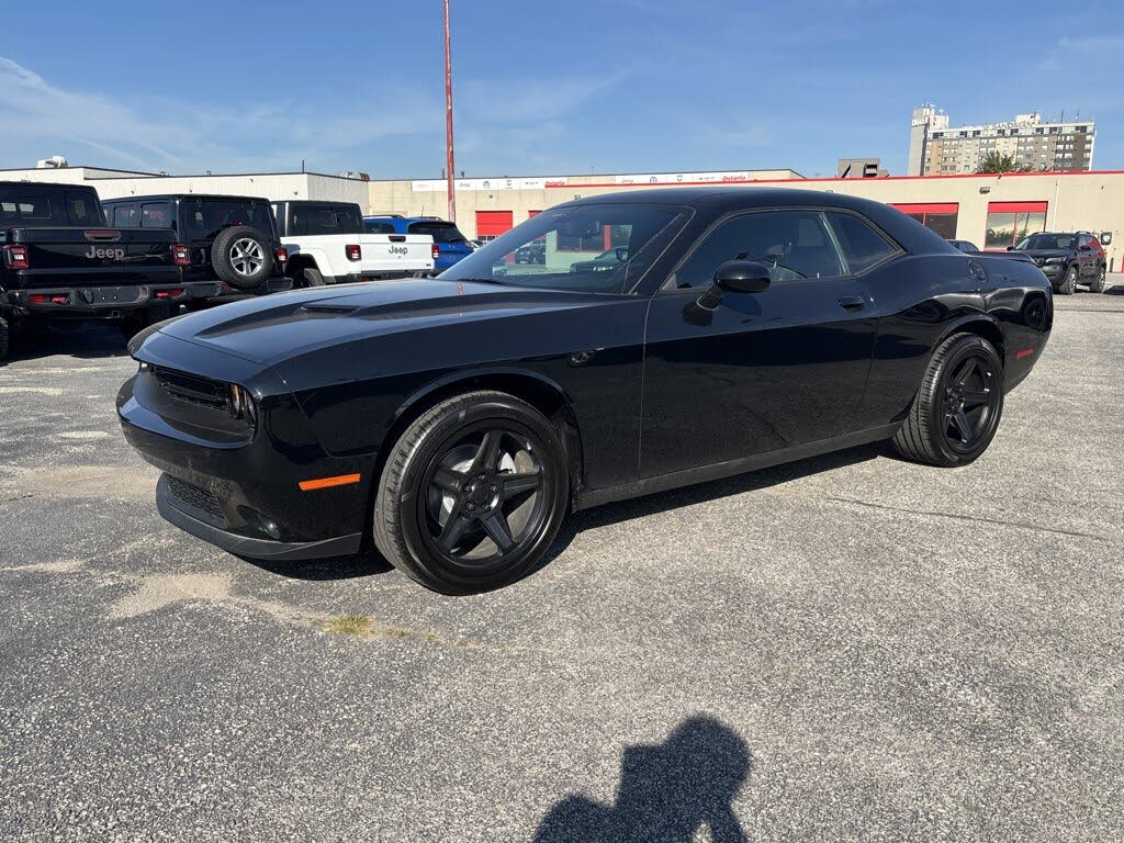 Dodge Challenger SXT RWD 2023