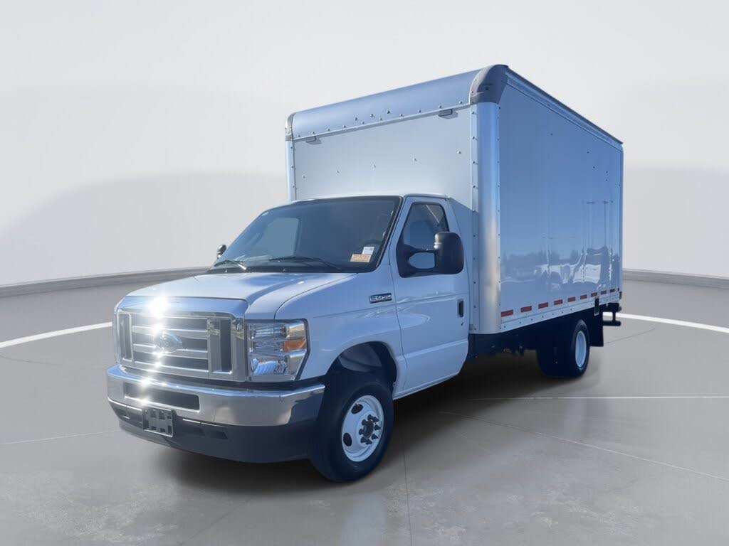 2024 Ford E-Series Chassis E-450 SD Cutaway 158 DRW RWD