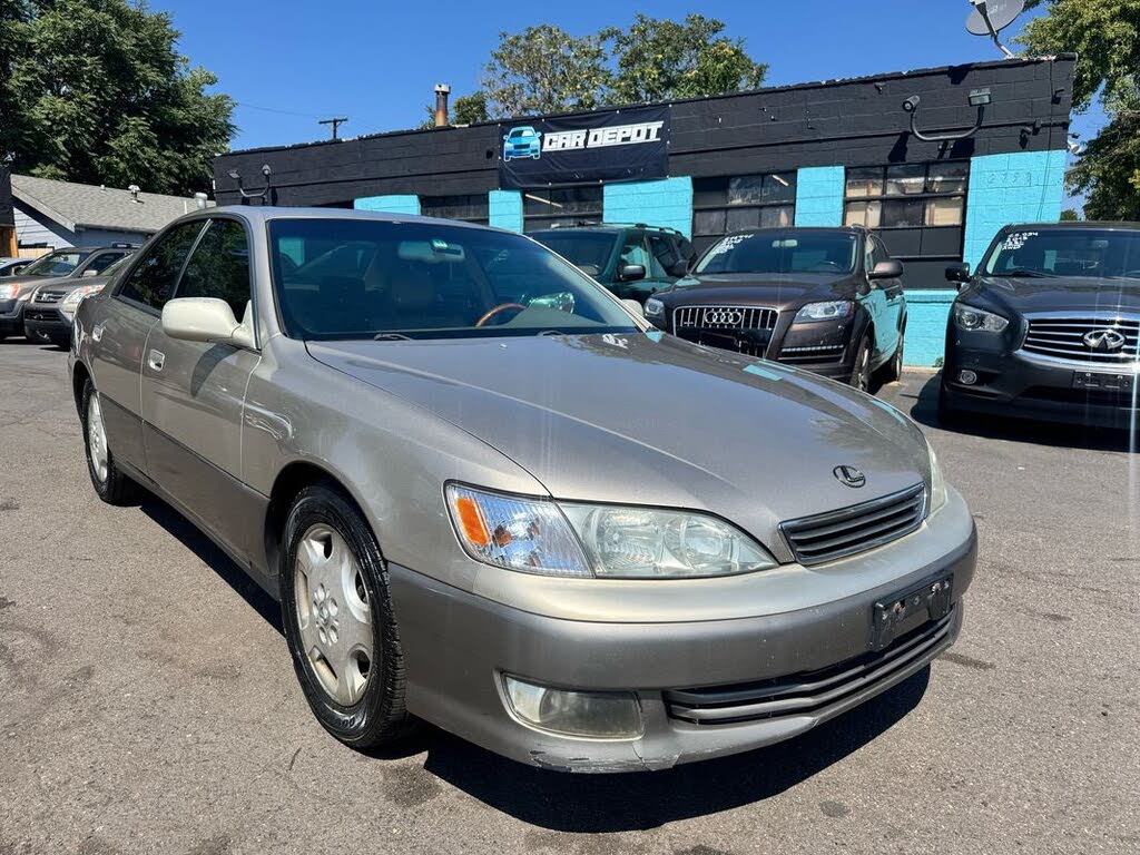 2000 Lexus ES 300 FWD