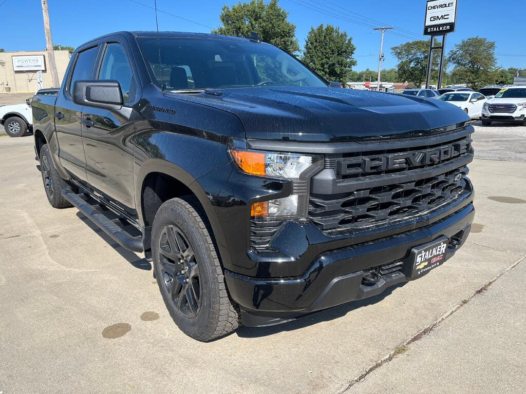 2026 Chevrolet Silverado 1500 Custom Crew Cab 4WD
