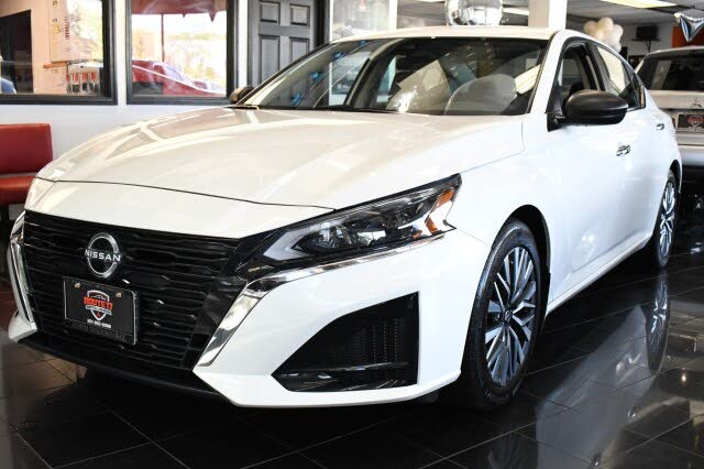 2024 Nissan Altima 2.5 SV FWD