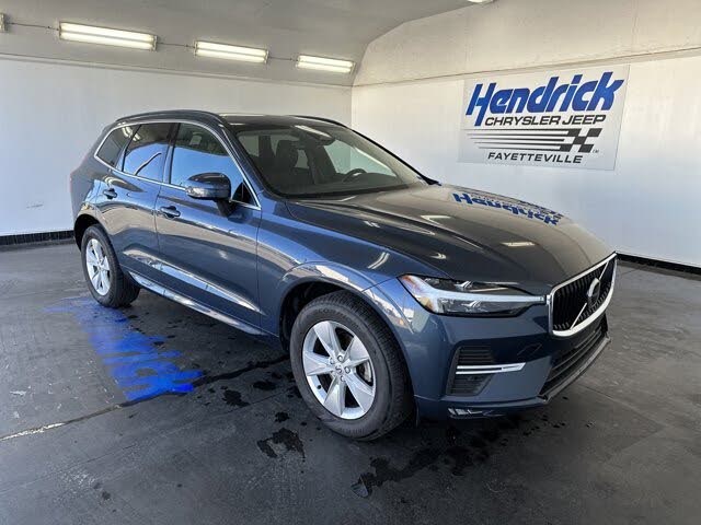 2022 Volvo XC60 B5 Momentum FWD