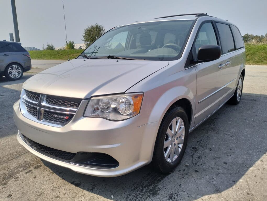 2010 Chrysler Town & Country Touring FWD