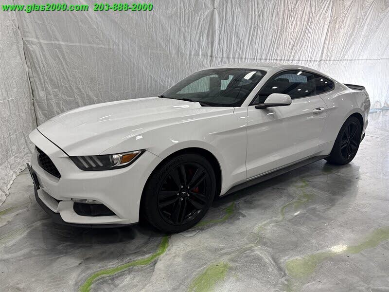 2017 Ford Mustang EcoBoost Coupe RWD