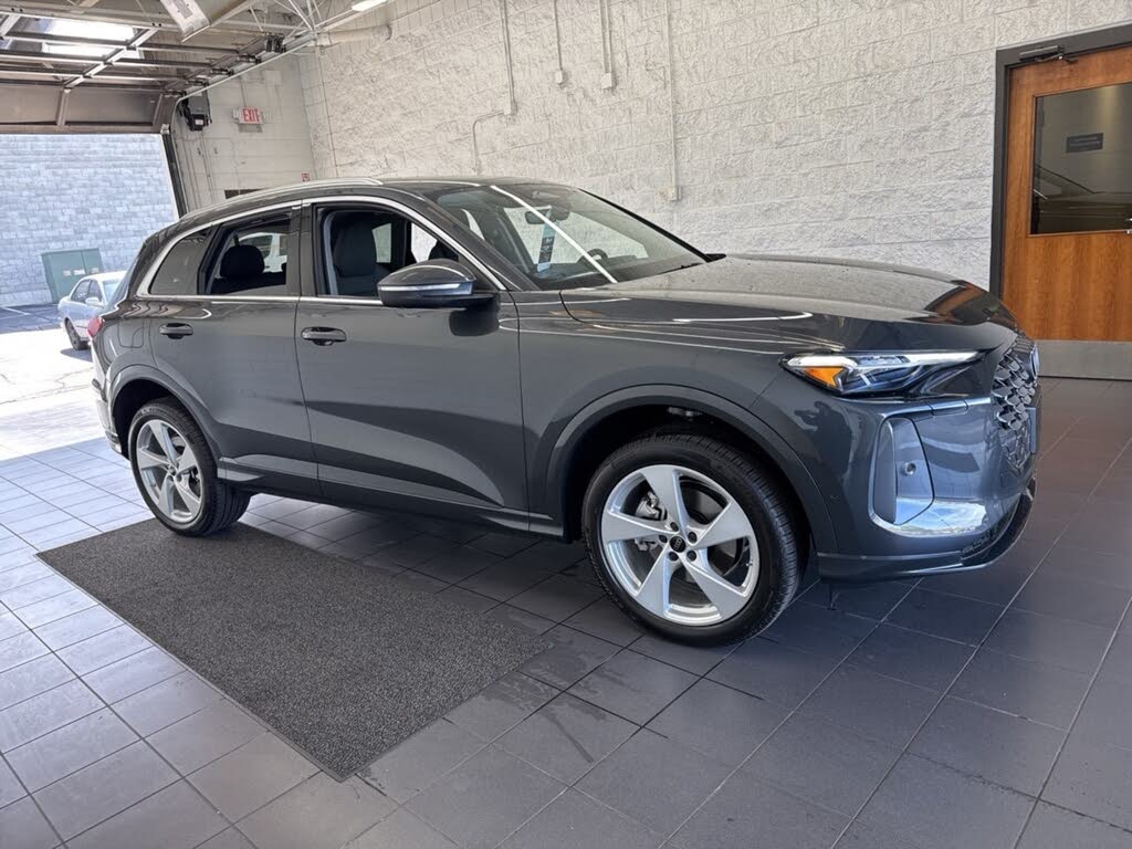 2025 Audi Q5 quattro Premium Plus 40 TFSI