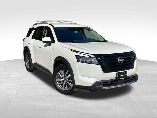 2023 Nissan Pathfinder SL 4WD