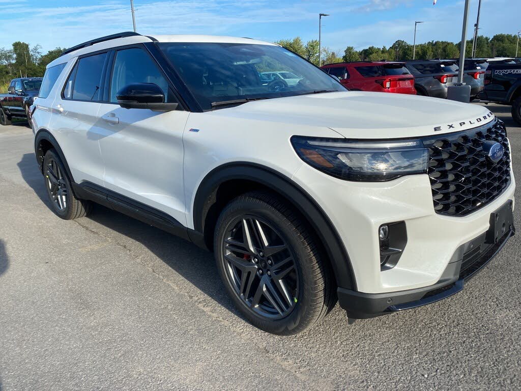 2025 Ford Explorer ST-Line AWD