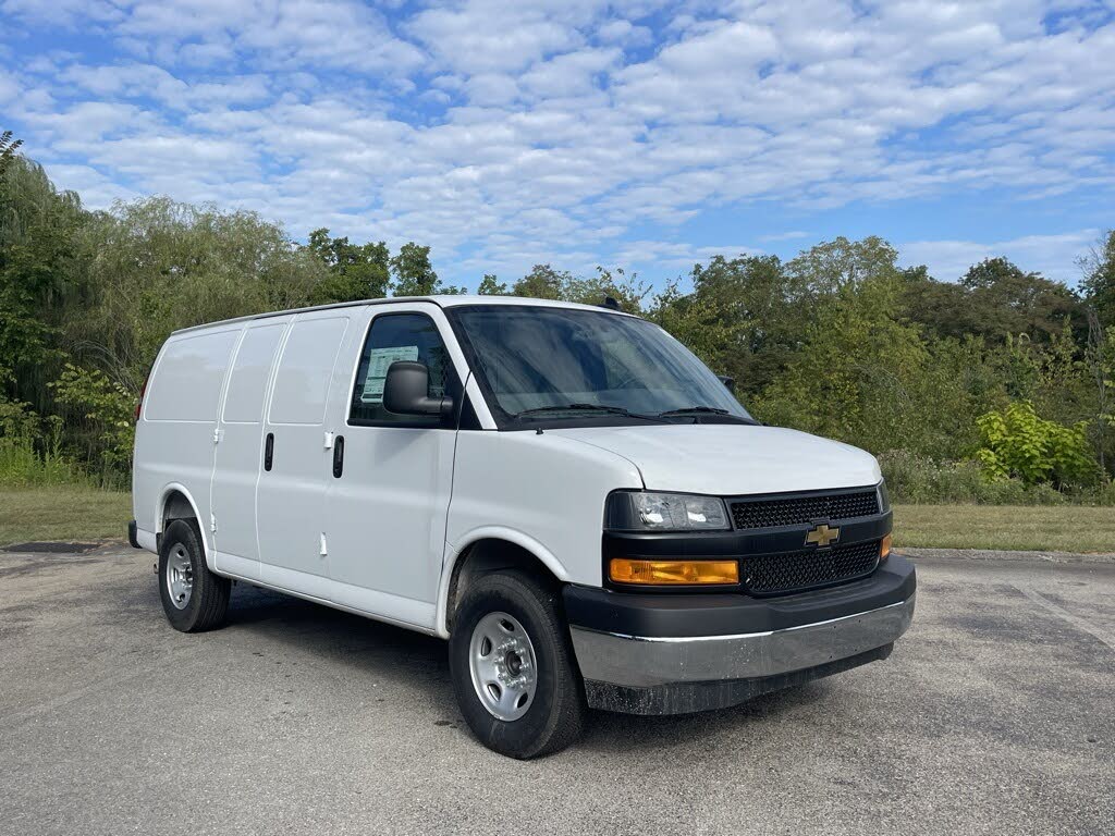 2025 Chevrolet Express Cargo 2500 RWD