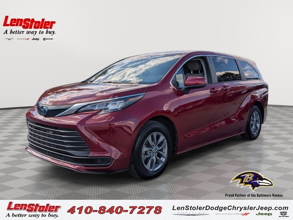 2024 Toyota Sienna LE 8-Passenger FWD