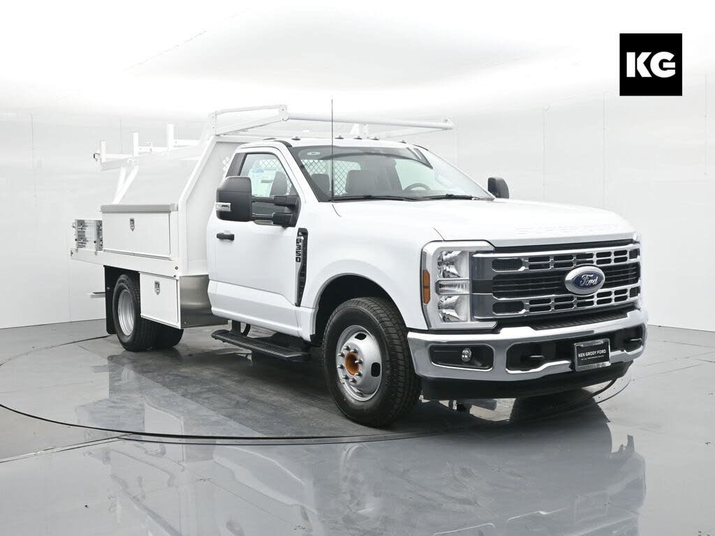 2025 Ford F-350 Super Duty Chassis XL Regular Cab DRW RWD