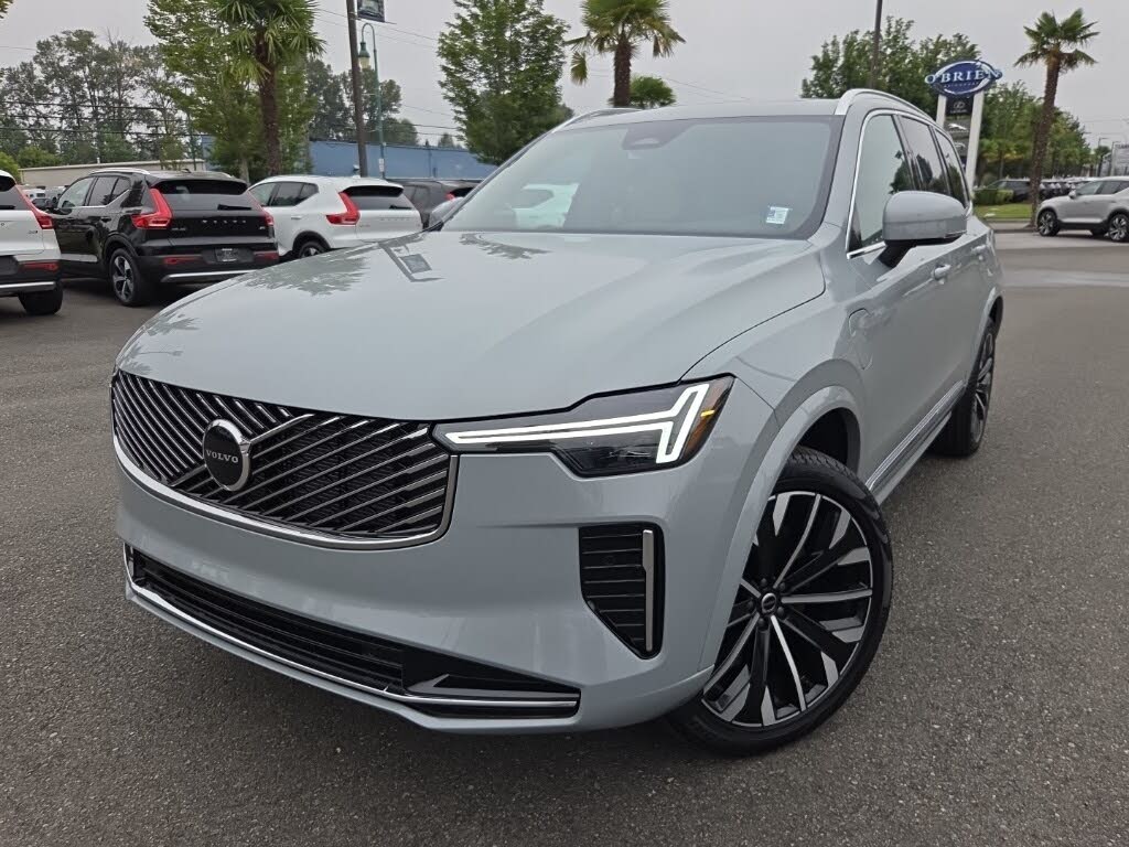 2025 Volvo XC90 T8 Core Bright Theme eAWD