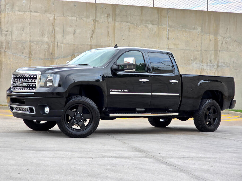 2013 GMC Sierra 2500HD Denali Crew Cab SB 4WD