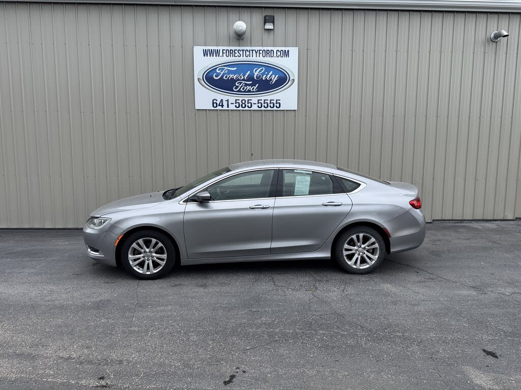 2015 Chrysler 200 Limited Sedan FWD