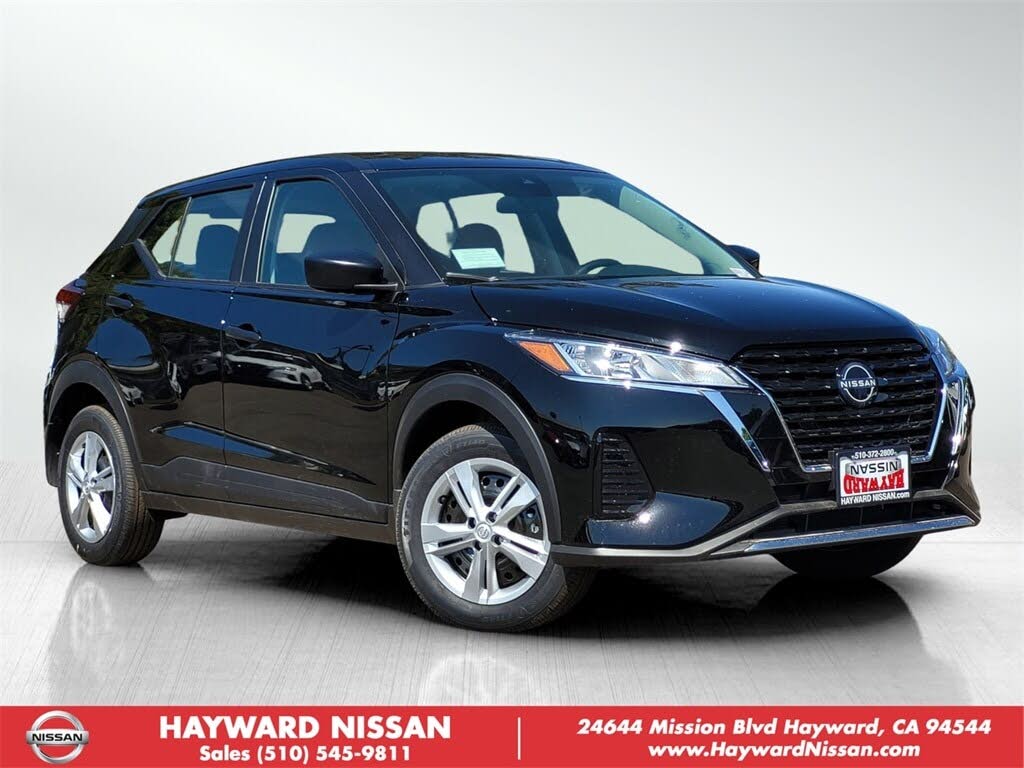 2025 Nissan Kicks Play S FWD