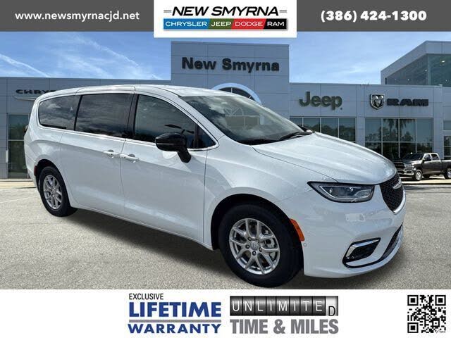2026 Chrysler Pacifica Select FWD